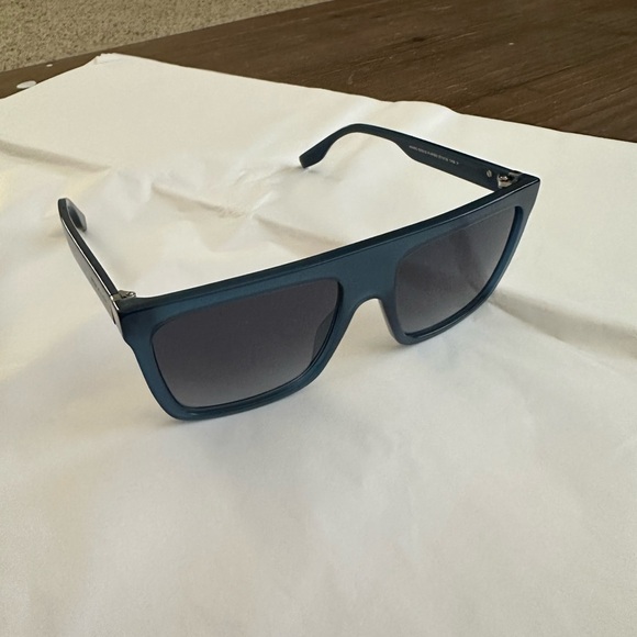 Marc Jacobs***AUTHENTIC*** sunglasses - Picture 5 of 6